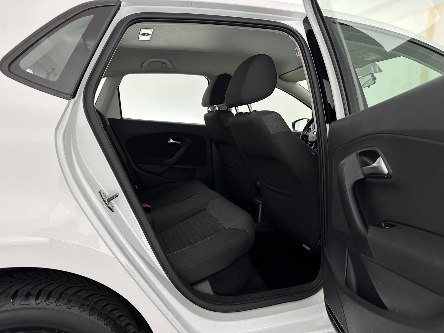 Volkswagen Polo 1.4 TDI Comfortline Aut. *AIRCO | CRUISE | PDC | COMFORTSEATS | 15''ALU*