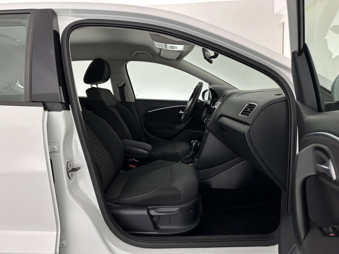 Volkswagen Polo 1.4 TDI Comfortline Aut. *AIRCO | CRUISE | PDC | COMFORTSEATS | 15''ALU*