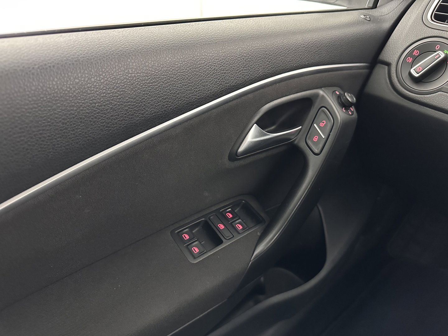 Volkswagen Polo 1.4 TDI Comfortline Aut. *AIRCO | CRUISE | PDC | COMFORTSEATS | 15''ALU*