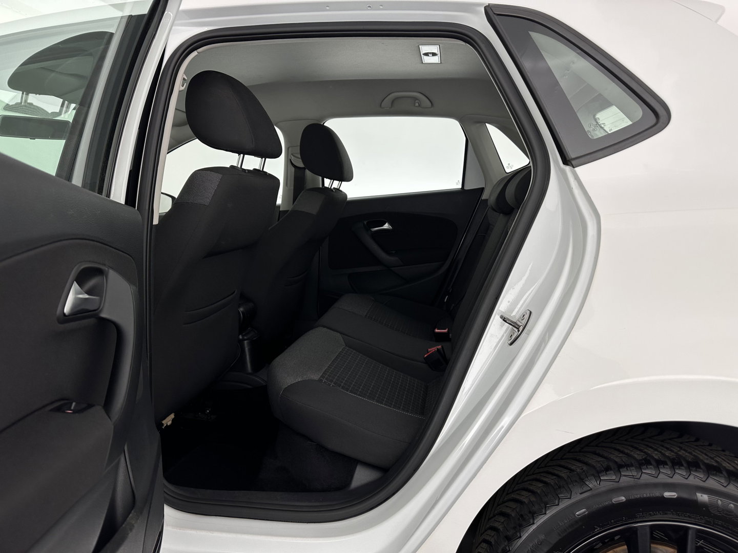 Volkswagen Polo 1.4 TDI Comfortline Aut. *AIRCO | CRUISE | PDC | COMFORTSEATS | 15''ALU*