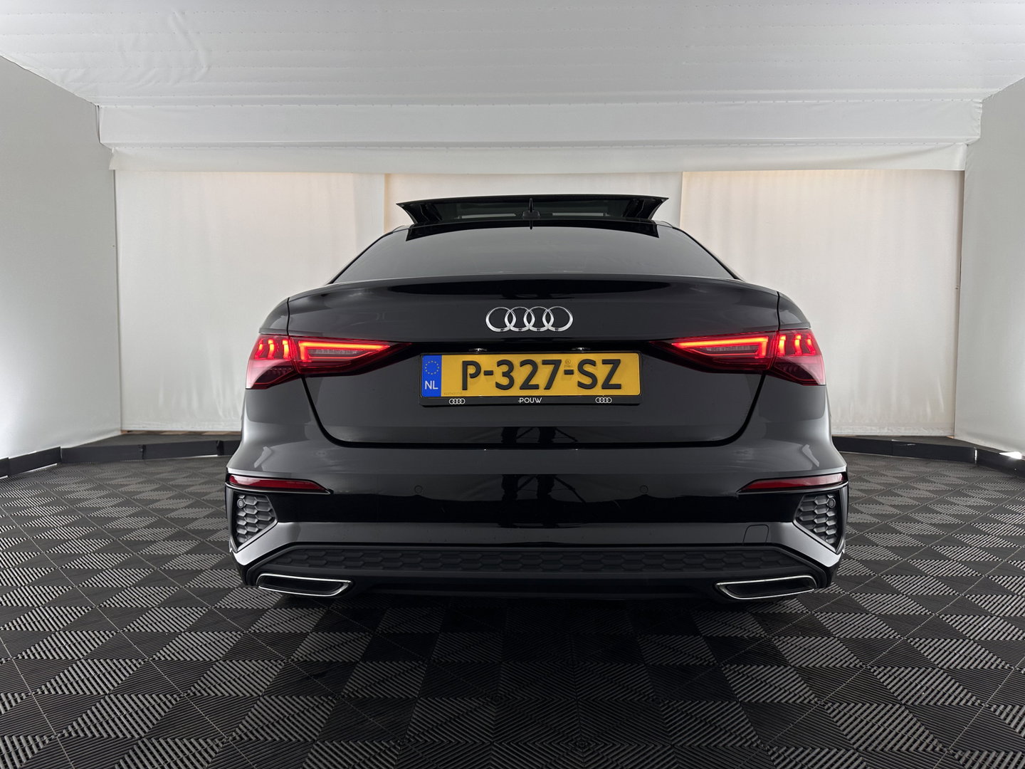 Audi A3 Limousine 30 TFSI S edition S-Line Aut. *PANO | LEATHER-FABRIC | FULL-LED | AMBIENTLIGHT | SPORTSEATS | DIGI-COCKPIT | NAVI-FULLMAP | PRIVACYGLASS | SHIFTPADDLES | DAB+ | CRUISE | PDC | 18"ALU*