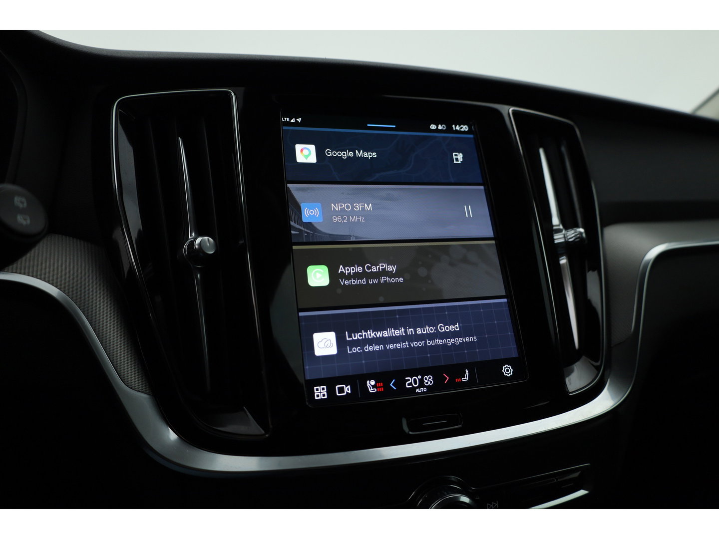 Volvo V60 2.0 T6 Plug-in hybrid AWD Plus Dark | 360 Cam | ACC | Blis | H&K Audio | Stoel 4 & Stuur verwarming | memory |