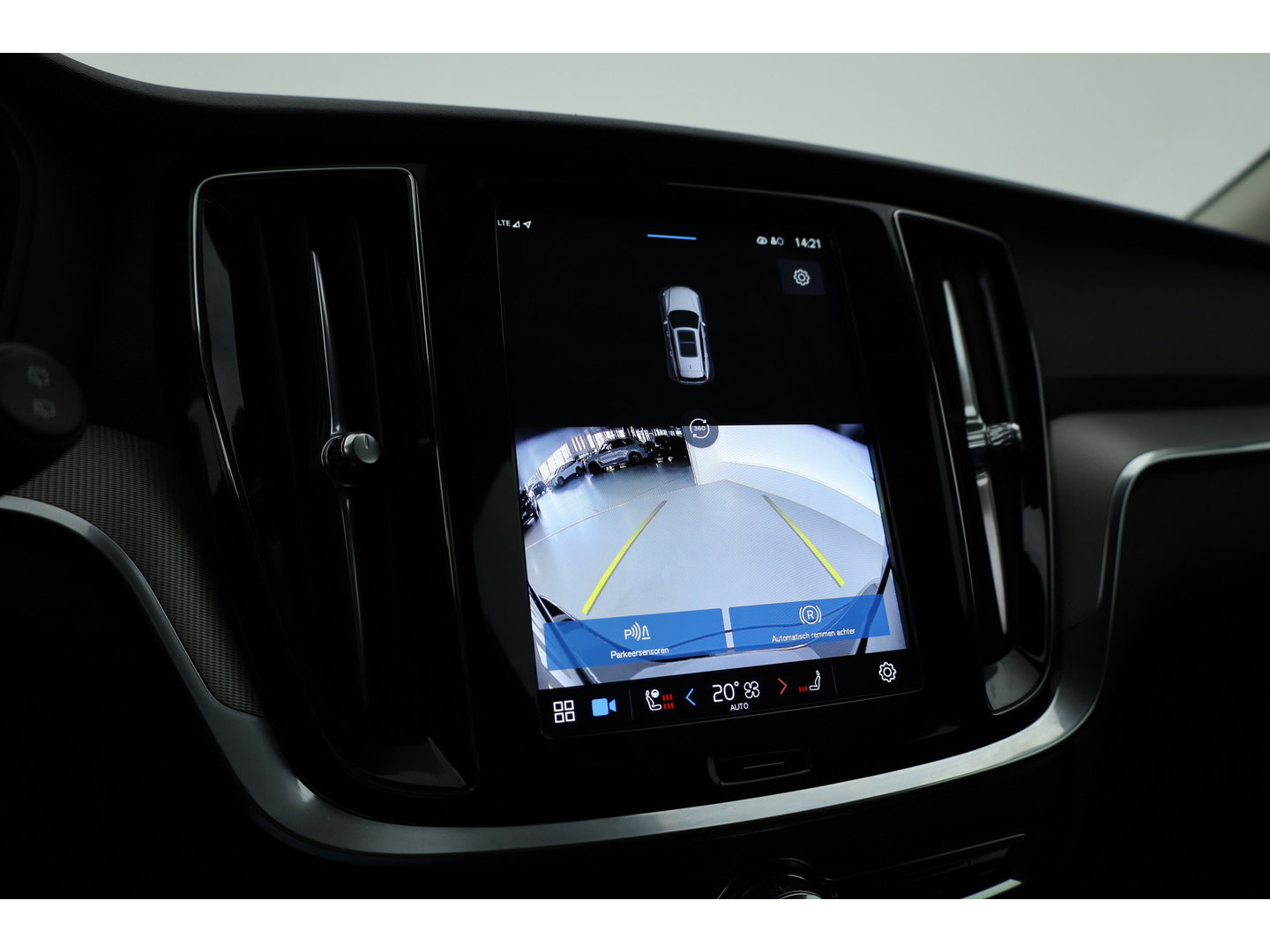 Volvo V60 2.0 T6 Plug-in hybrid AWD Plus Dark | 360 Cam | ACC | Blis | H&K Audio | Stoel 4 & Stuur verwarming | memory |