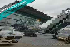 Porsche Cayenne - Coupé 3.0 E-Hybrid 462PK Krijtgrijs SportDesign Burmester Luchtvering *SOH 92%* Lightweight Package Carbon Dak 4-wielsturing NLauto