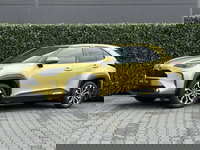 Toyota Yaris Cross - 1.5 Hybrid Dynamic Team Deutschland, NAVI, ADAPT CRUISE, LANE ASSIST, CLIMATE CONTROL, KEYLESS, STOEL/STUURVERWARMINGVERWARMING, DAB, LED, PDC, AFNEEMBARE TREKHAAK, LICHTMETAAL 17"