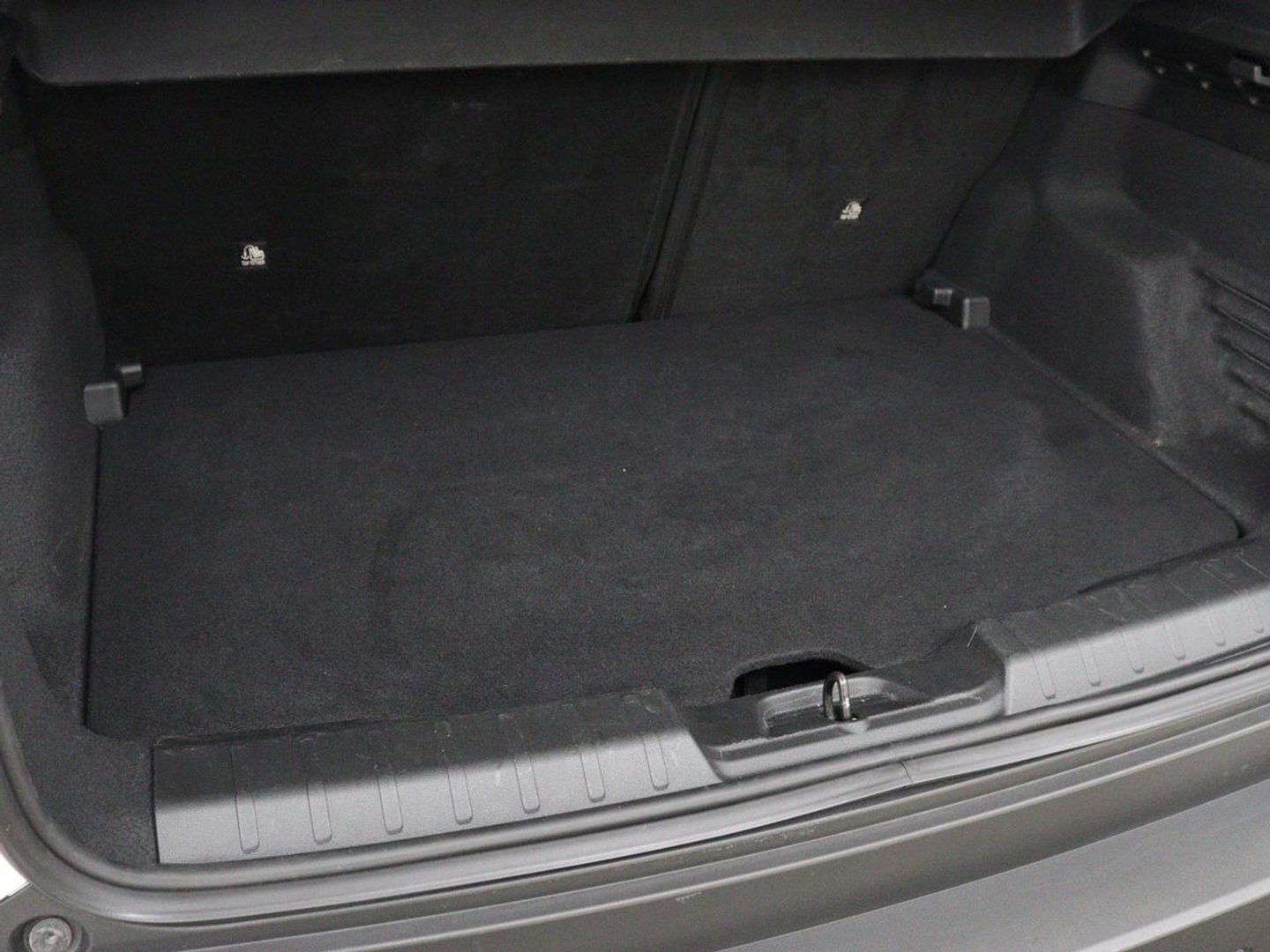 Jeep Avenger Longitude 54 kWh | SOH 93% | Warmtepomp | Carplay | Navigatie | Parkeerhulp | Full LED | Climate control | Cruise control