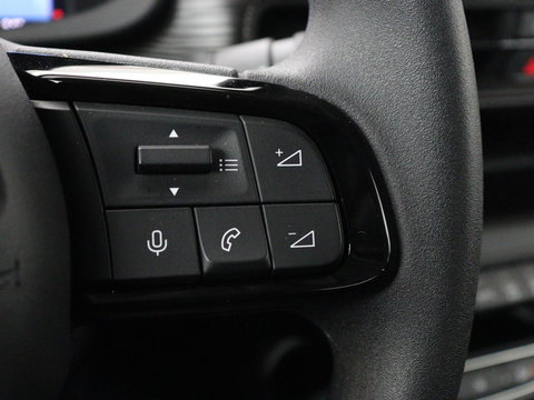 Jeep Avenger Longitude 54 kWh | SOH 93% | Warmtepomp | Carplay | Navigatie | Parkeerhulp | Full LED | Climate control | Cruise control