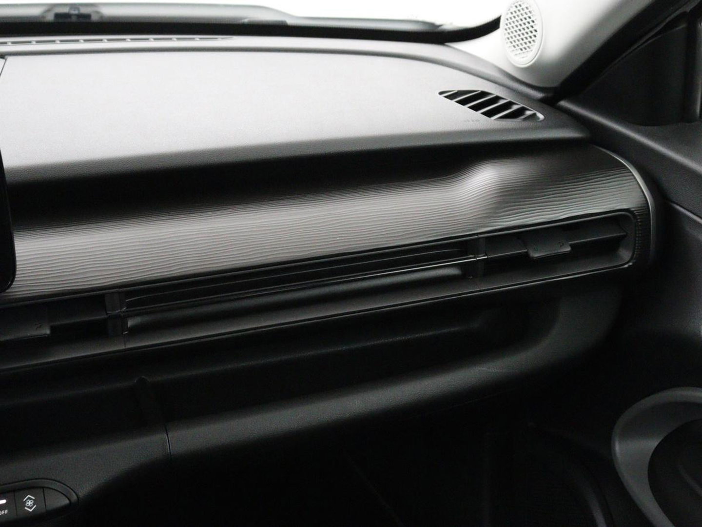 Jeep Avenger Longitude 54 kWh | SOH 93% | Warmtepomp | Carplay | Navigatie | Parkeerhulp | Full LED | Climate control | Cruise control