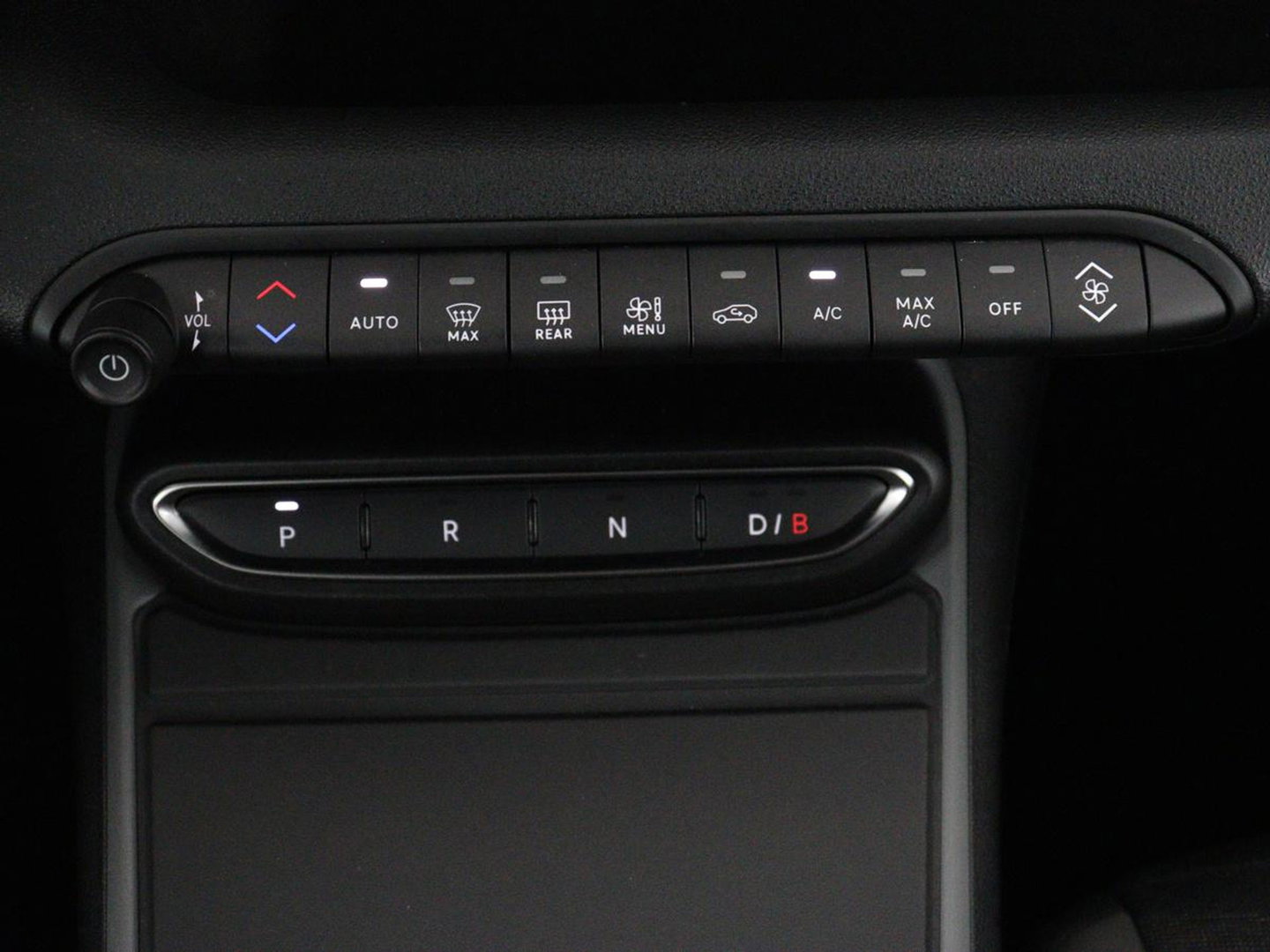 Jeep Avenger Longitude 54 kWh | SOH 93% | Warmtepomp | Carplay | Navigatie | Parkeerhulp | Full LED | Climate control | Cruise control