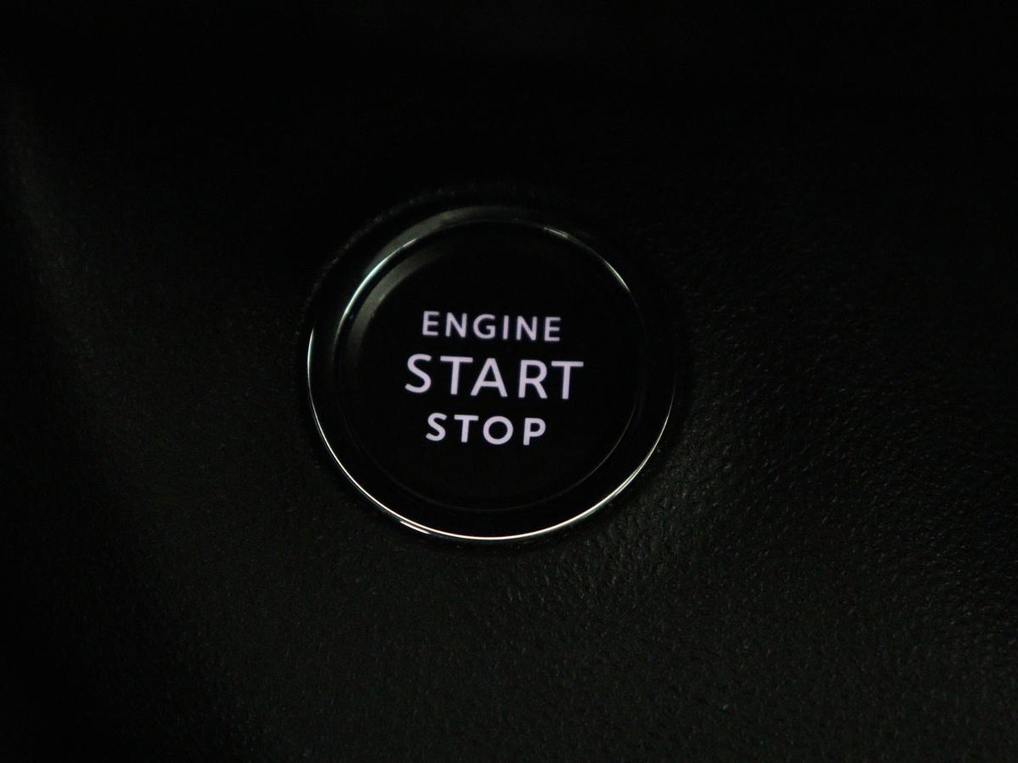 Jeep Avenger Longitude 54 kWh | SOH 93% | Warmtepomp | Carplay | Navigatie | Parkeerhulp | Full LED | Climate control | Cruise control