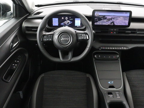 Jeep Avenger Longitude 54 kWh | SOH 93% | Warmtepomp | Carplay | Navigatie | Parkeerhulp | Full LED | Climate control | Cruise control