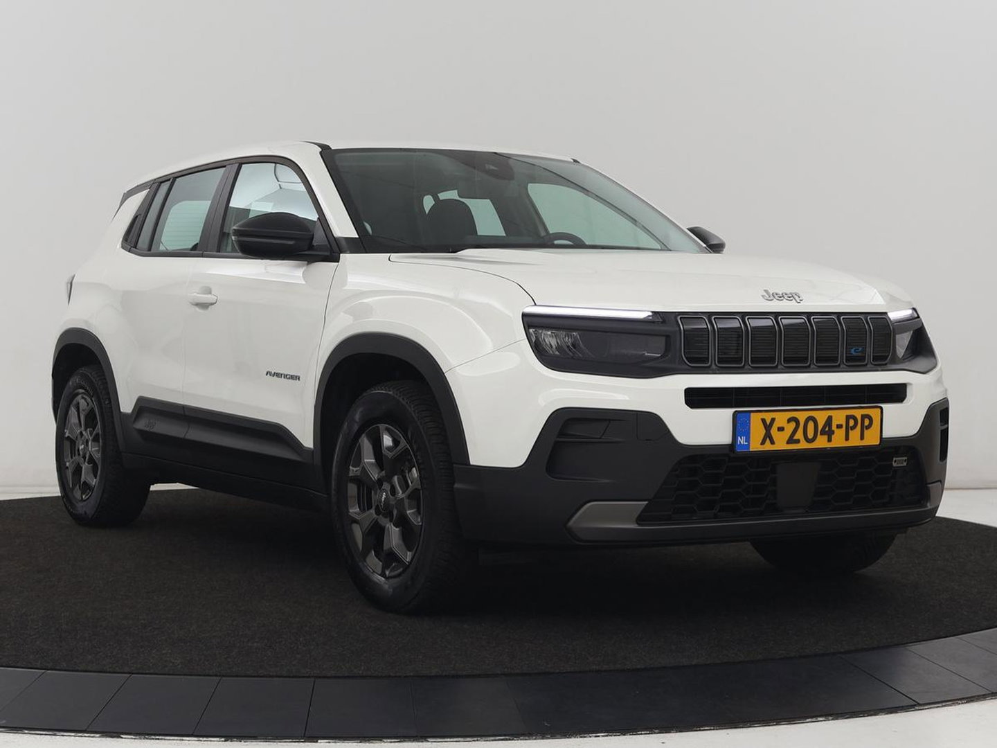 Jeep Avenger Longitude 54 kWh | SOH 93% | Warmtepomp | Carplay | Navigatie | Parkeerhulp | Full LED | Climate control | Cruise control