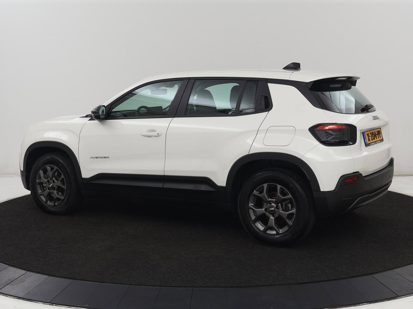 Jeep Avenger Longitude 54 kWh | SOH 93% | Warmtepomp | Carplay | Navigatie | Parkeerhulp | Full LED | Climate control | Cruise control