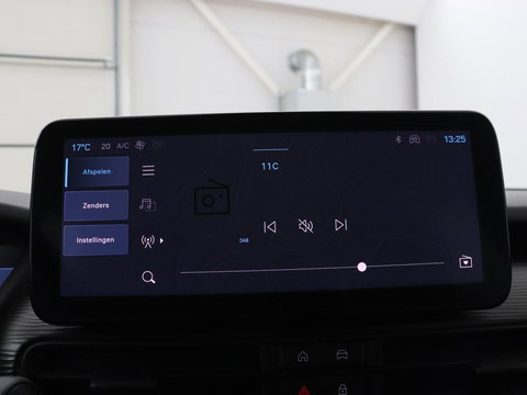 Jeep Avenger Longitude 54 kWh | SOH 93% | Warmtepomp | Carplay | Navigatie | Parkeerhulp | Full LED | Climate control | Cruise control