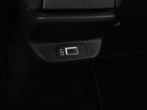 Jeep Avenger Longitude 54 kWh | SOH 93% | Warmtepomp | Carplay | Navigatie | Parkeerhulp | Full LED | Climate control | Cruise control