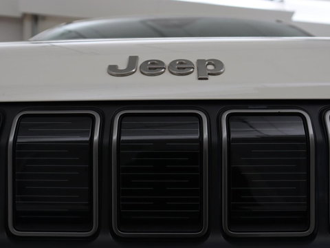 Jeep Avenger Longitude 54 kWh | SOH 93% | Warmtepomp | Carplay | Navigatie | Parkeerhulp | Full LED | Climate control | Cruise control
