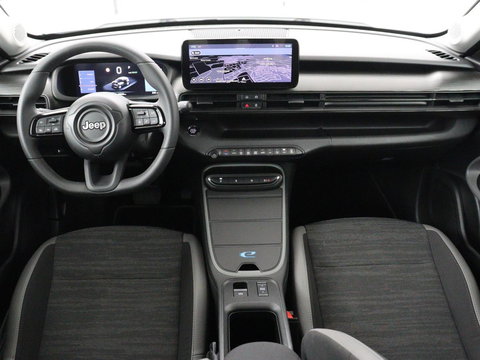 Jeep Avenger Longitude 54 kWh | SOH 93% | Warmtepomp | Carplay | Navigatie | Parkeerhulp | Full LED | Climate control | Cruise control