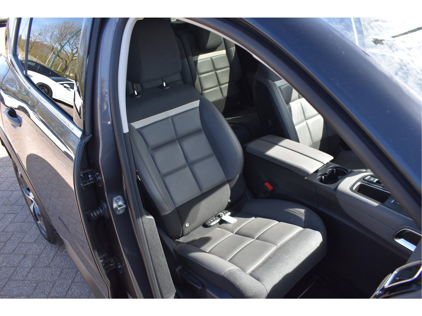 Citroën C5 Aircross 1.6 Plug-in Hybrid 225 Feel | Camera | Afn.trekhaak | Carplay | DAB | Keyless | LED | Allweatherbanden