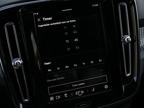 Volvo XC40 RECHARGE PRO/ PANORAMADAK/ 360°CAMERA/ TREKHAAK/ ELEKT. STOELEN/ H&K AUDIO