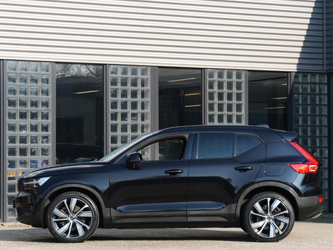 Volvo XC40 RECHARGE PRO/ PANORAMADAK/ 360°CAMERA/ TREKHAAK/ ELEKT. STOELEN/ H&K AUDIO