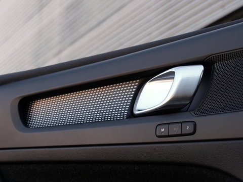 Volvo XC40 RECHARGE PRO/ PANORAMADAK/ 360°CAMERA/ TREKHAAK/ ELEKT. STOELEN/ H&K AUDIO