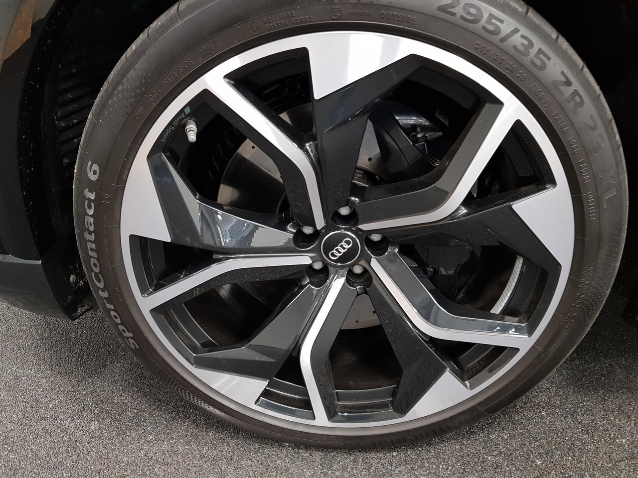 Audi RSQ8