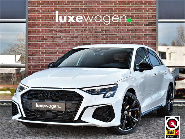 Audi A3 - Sportback 45 TFSI e S-Line 19inch m-LED ACC Camera Sfeer Optic-black