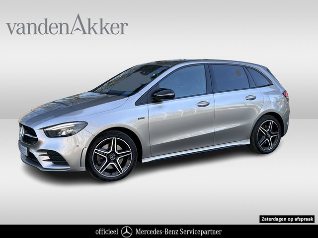 Mercedes-Benz B-Klasse - 250e AMG // Trekhaakl // Caplay // Camera // Sfeerverlichting // Nightpakket