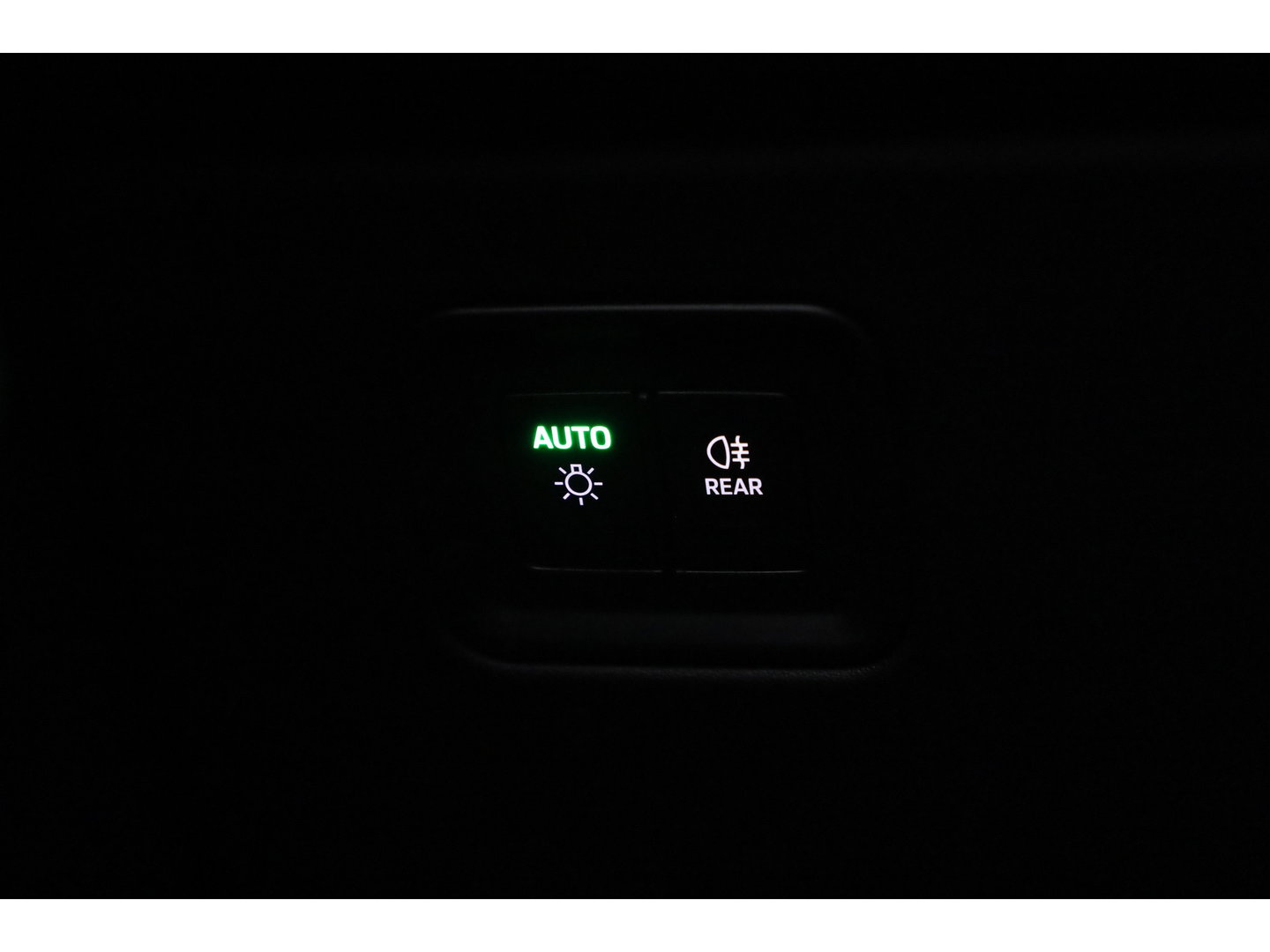 Porsche Macan 4 100 kWh | Sport Chrono | Pano | Adapt. Cruise | Memory Seats | Camera | Apple CarPlay