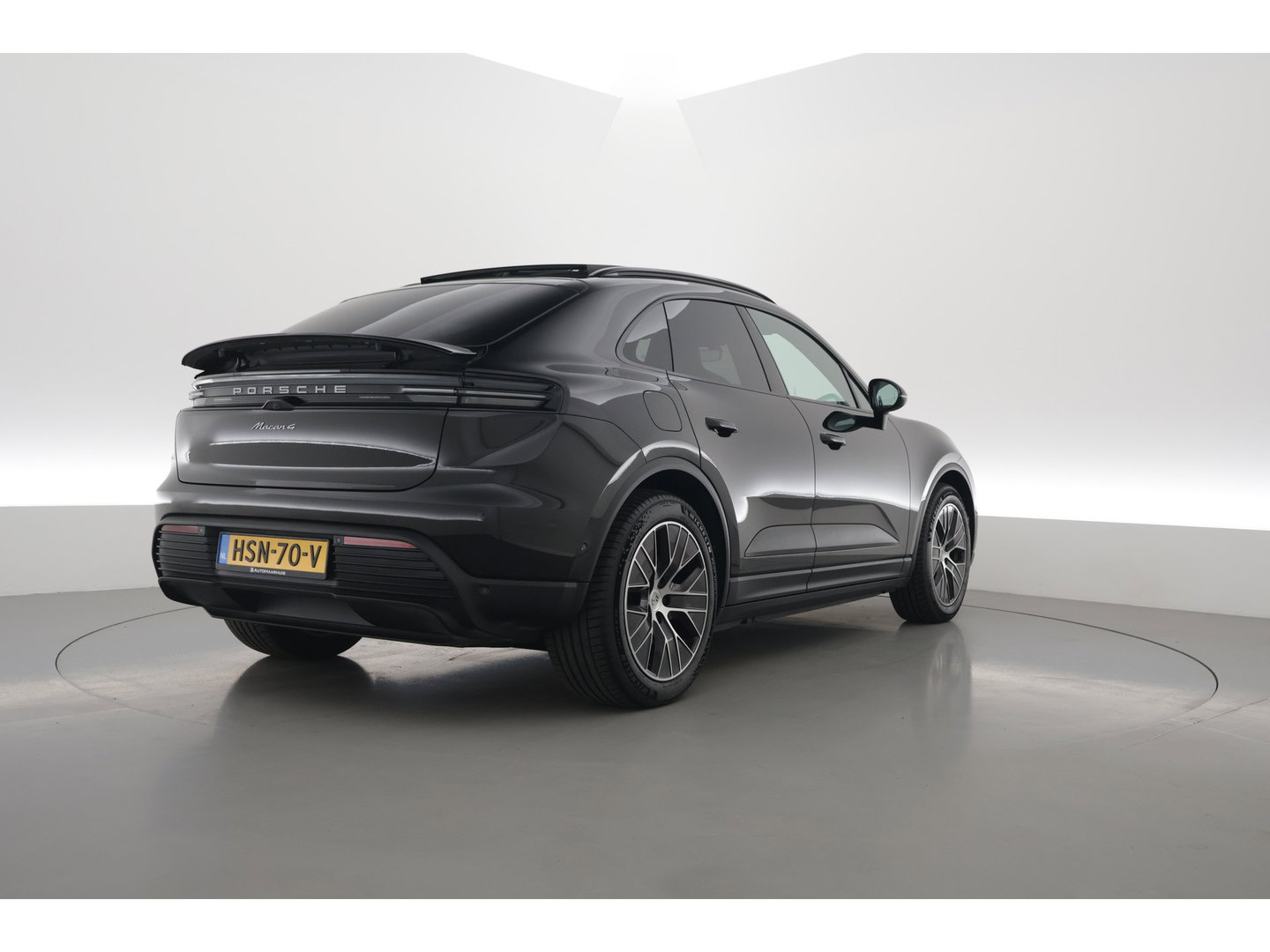 Porsche Macan 4 100 kWh | Sport Chrono | Pano | Adapt. Cruise | Memory Seats | Camera | Apple CarPlay