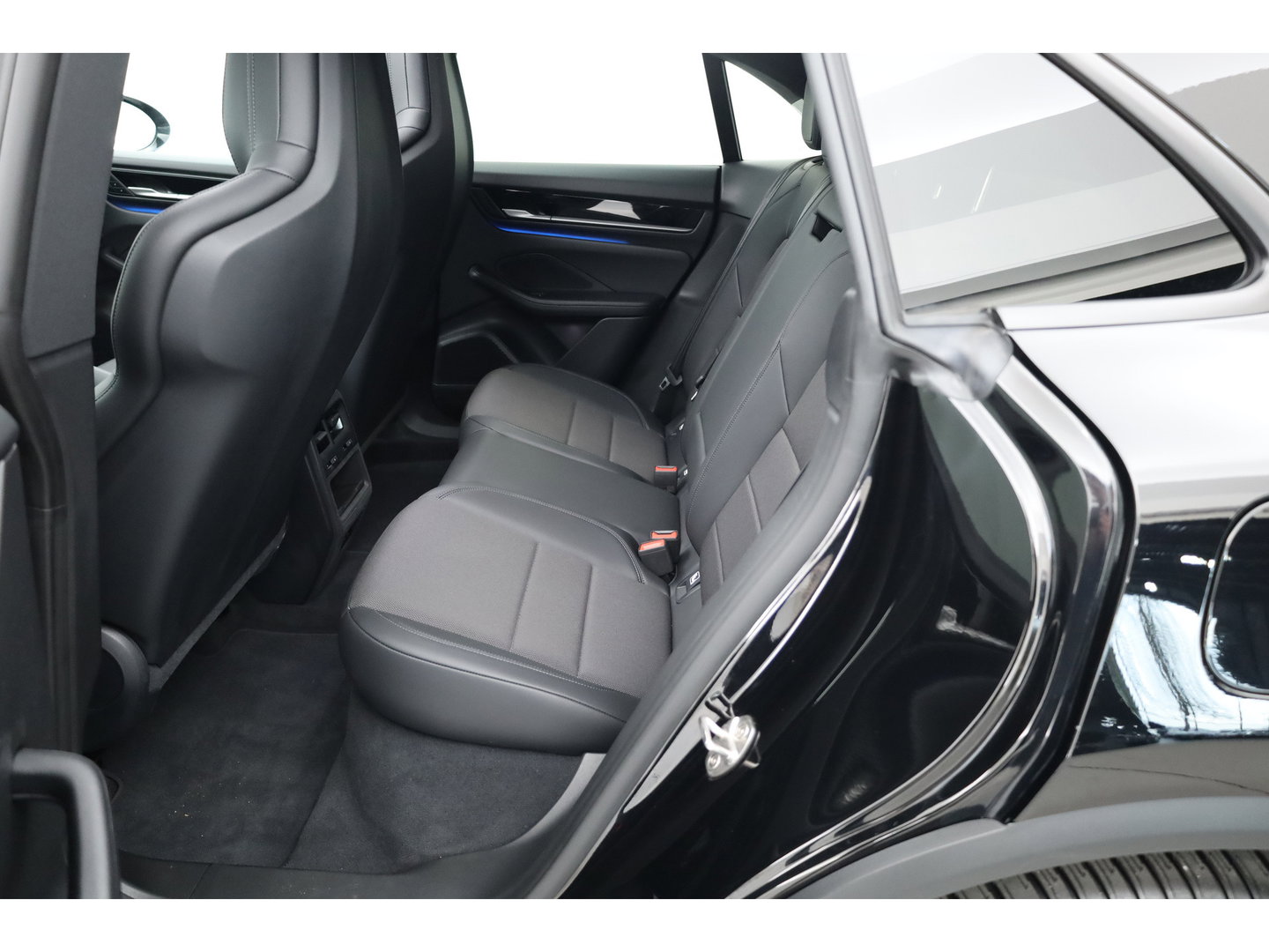 Porsche Macan 4 100 kWh | Sport Chrono | Pano | Adapt. Cruise | Memory Seats | Camera | Apple CarPlay