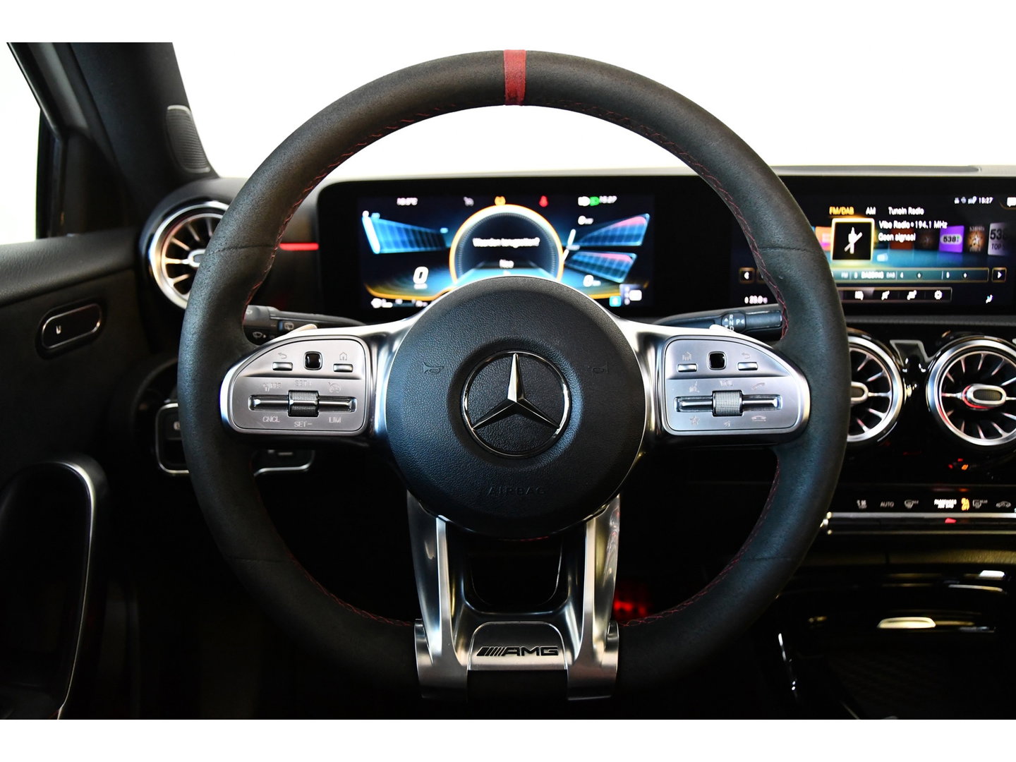 Mercedes-Benz A-Klasse AMG 35 4MATIC Premium Plus Pano Burmester