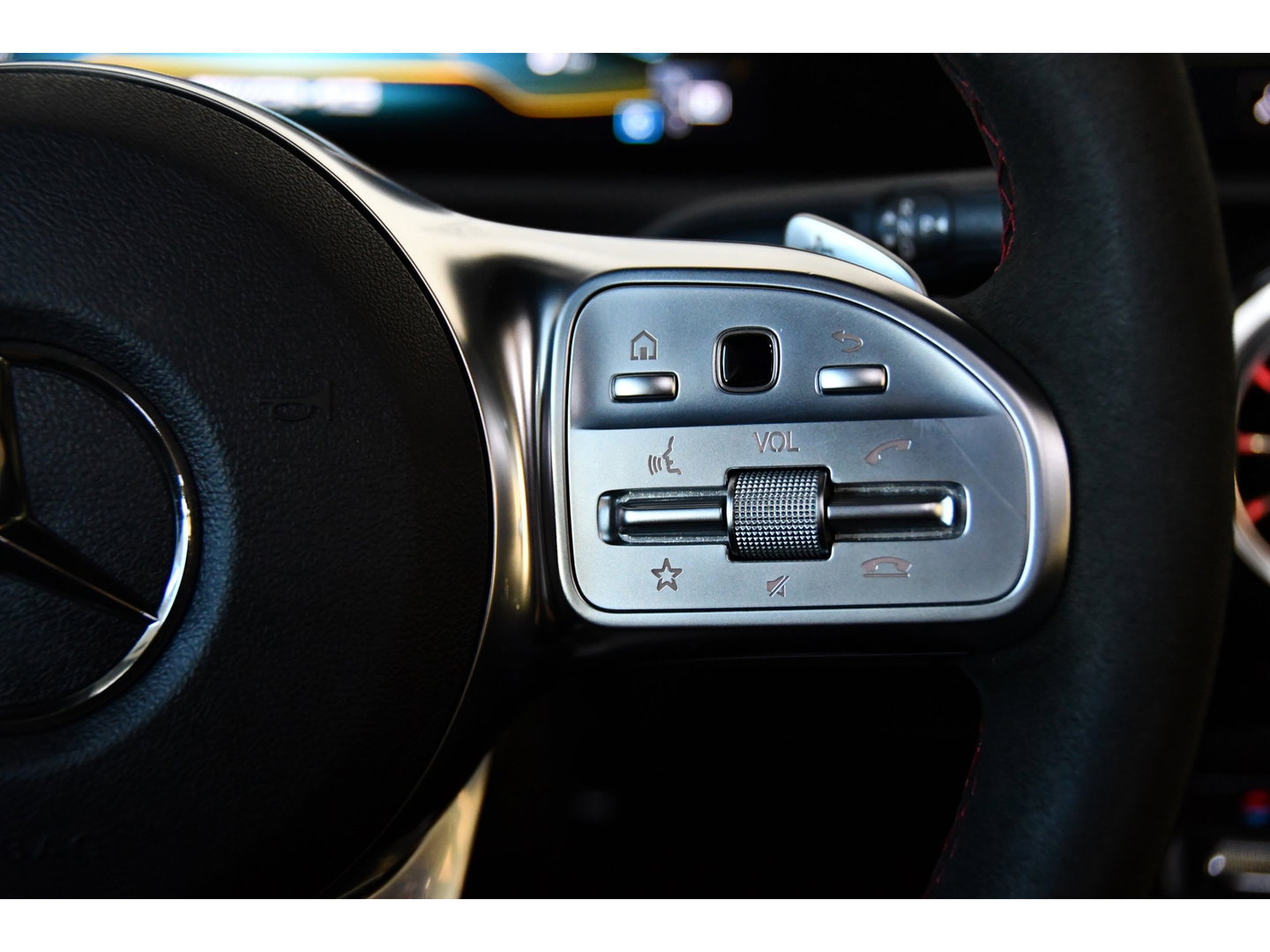 Mercedes-Benz A-Klasse AMG 35 4MATIC Premium Plus Pano Burmester