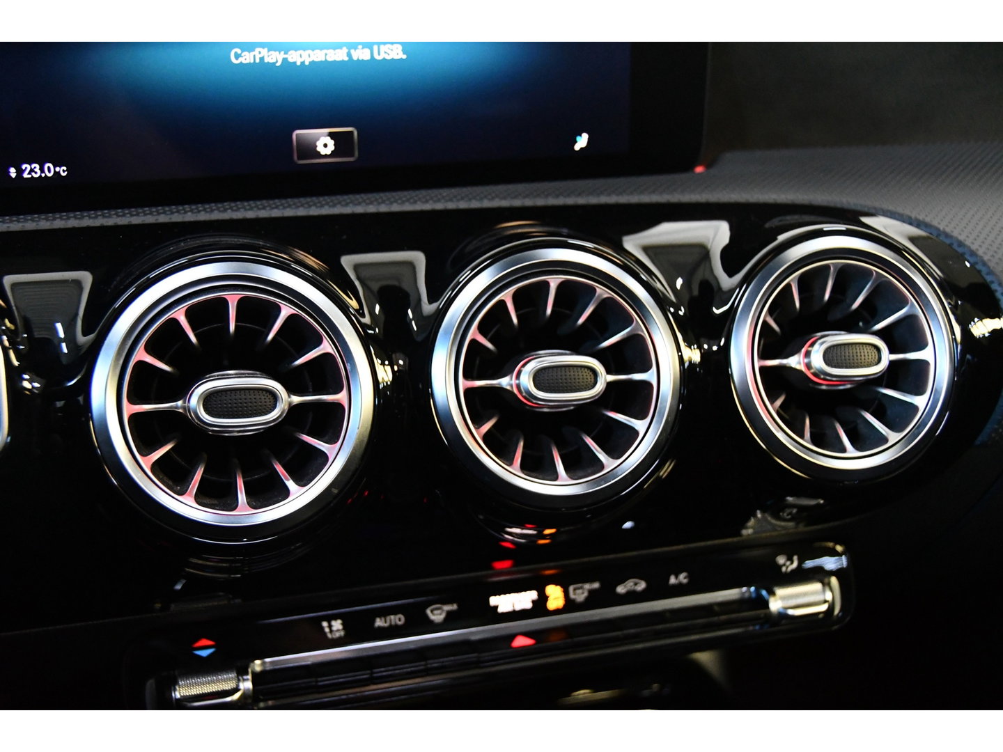 Mercedes-Benz A-Klasse AMG 35 4MATIC Premium Plus Pano Burmester