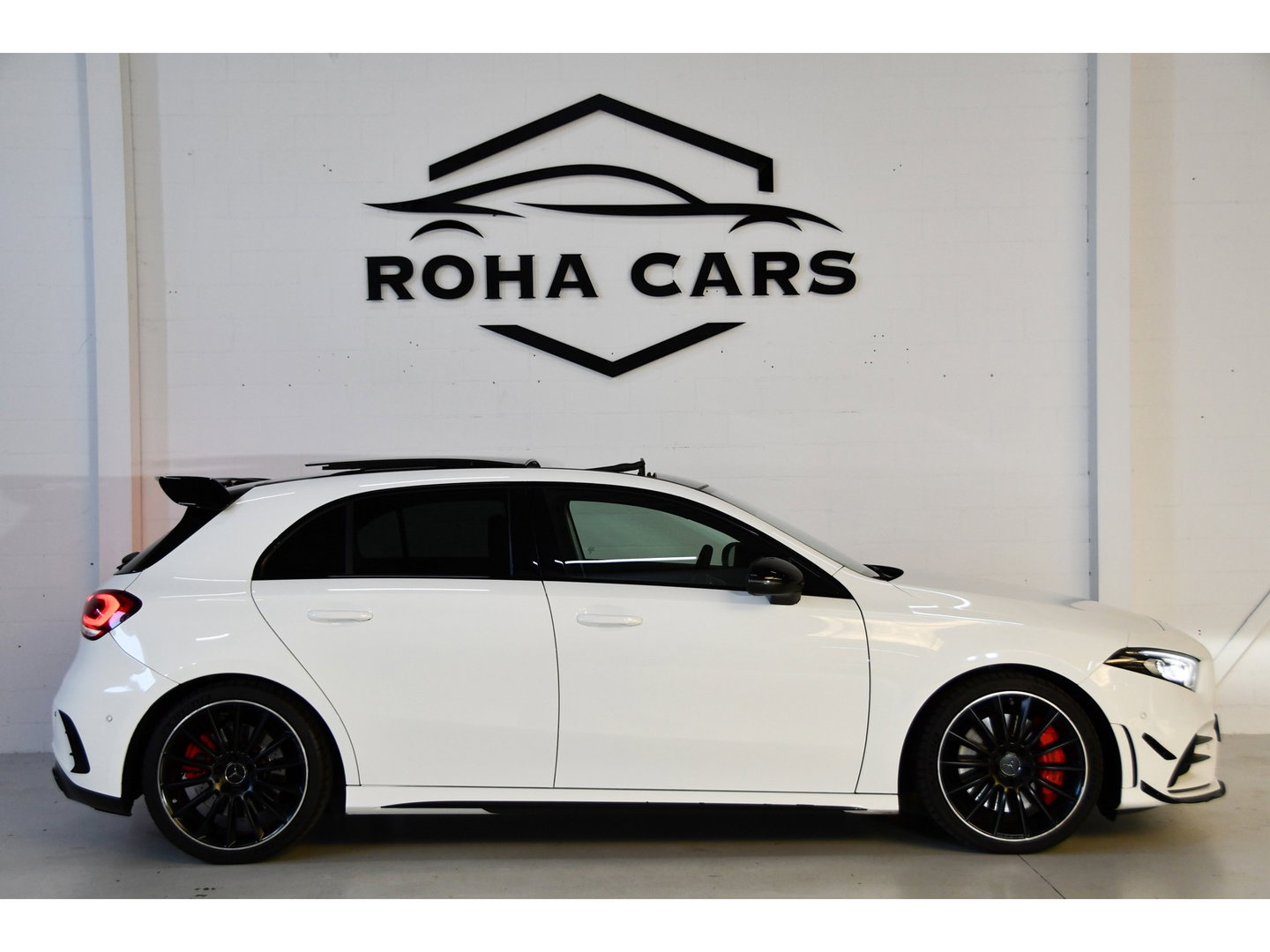 Mercedes-Benz A-Klasse AMG 35 4MATIC Premium Plus Pano Burmester