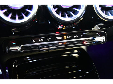 Mercedes-Benz A-Klasse AMG 35 4MATIC Premium Plus Pano Burmester