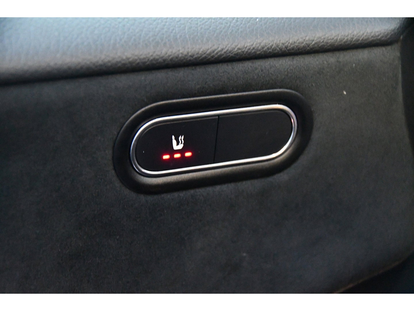 Mercedes-Benz A-Klasse AMG 35 4MATIC Premium Plus Pano Burmester