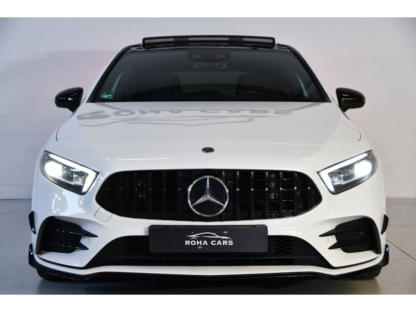 Mercedes-Benz A-Klasse AMG 35 4MATIC Premium Plus Pano Burmester