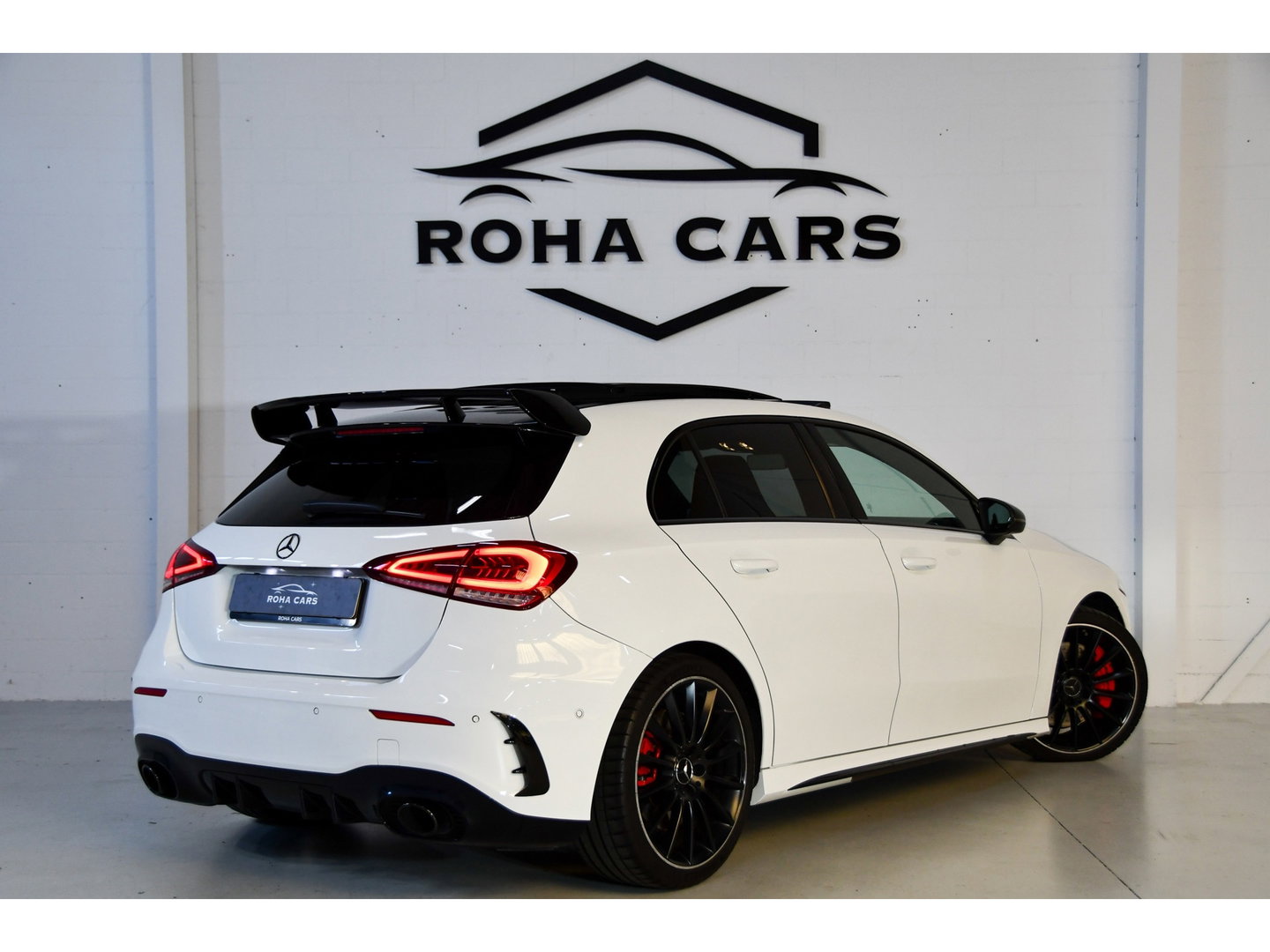 Mercedes-Benz A-Klasse AMG 35 4MATIC Premium Plus Pano Burmester