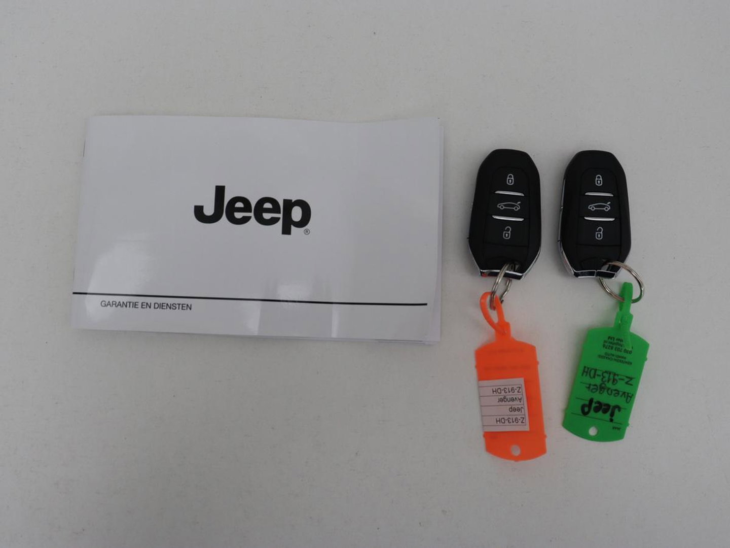 Jeep Avenger Longtitude 54 kWh | SOH 96.6% | Stoelverwarming | Carplay | Navigatie | Full LED | Warmtepomp | Keyless | Climate control | Digital Cockpit | Cruise control