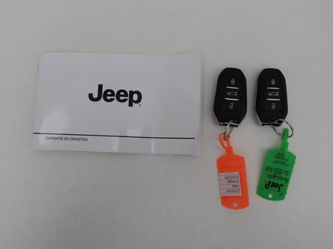 Jeep Avenger Longtitude 54 kWh | SOH 96.6% | Stoelverwarming | Carplay | Navigatie | Full LED | Warmtepomp | Keyless | Climate control | Digital Cockpit | Cruise control