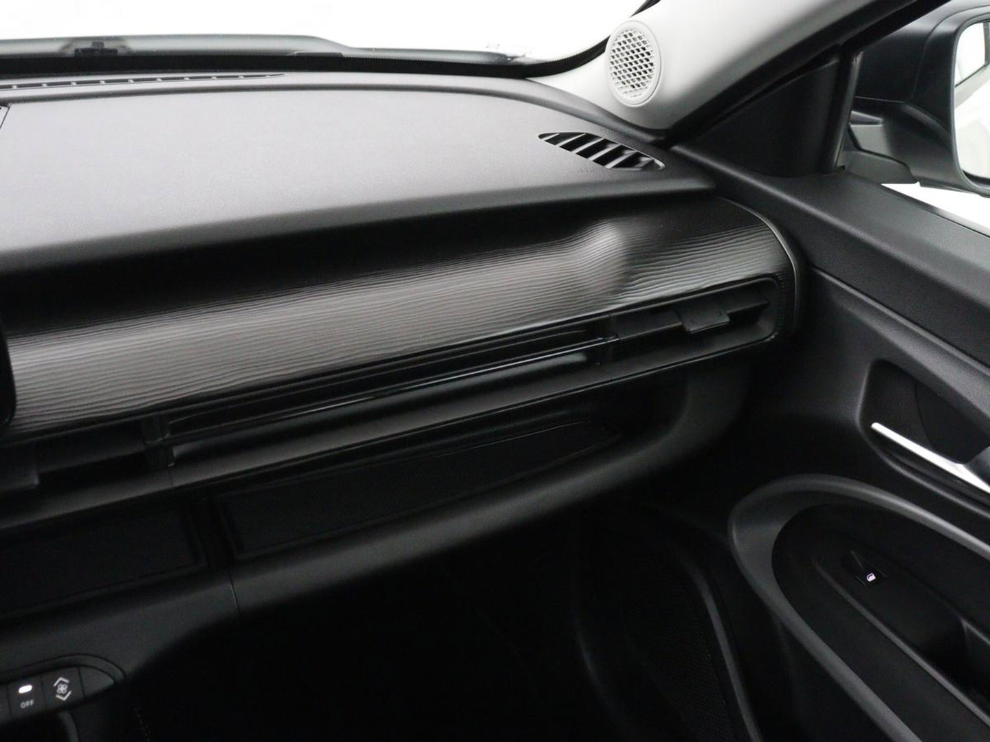 Jeep Avenger Longtitude 54 kWh | SOH 96.6% | Stoelverwarming | Carplay | Navigatie | Full LED | Warmtepomp | Keyless | Climate control | Digital Cockpit | Cruise control