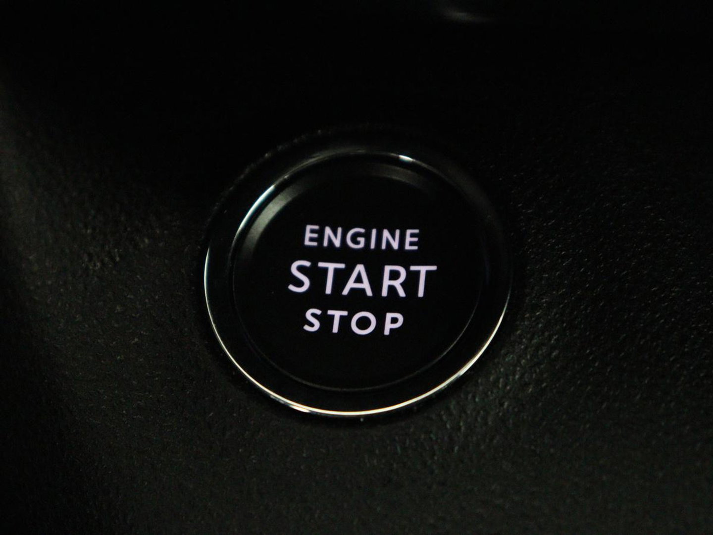 Jeep Avenger Longtitude 54 kWh | SOH 96.6% | Stoelverwarming | Carplay | Navigatie | Full LED | Warmtepomp | Keyless | Climate control | Digital Cockpit | Cruise control