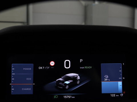 Jeep Avenger Longtitude 54 kWh | SOH 96.6% | Stoelverwarming | Carplay | Navigatie | Full LED | Warmtepomp | Keyless | Climate control | Digital Cockpit | Cruise control