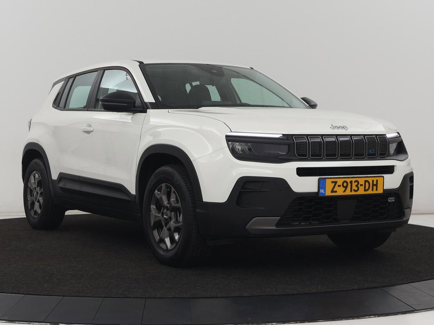 Jeep Avenger Longtitude 54 kWh | SOH 96.6% | Stoelverwarming | Carplay | Navigatie | Full LED | Warmtepomp | Keyless | Climate control | Digital Cockpit | Cruise control