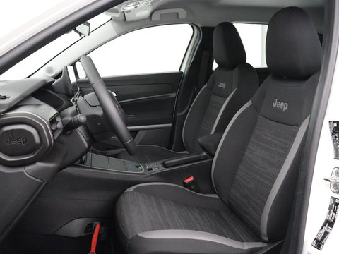 Jeep Avenger Longtitude 54 kWh | SOH 96.6% | Stoelverwarming | Carplay | Navigatie | Full LED | Warmtepomp | Keyless | Climate control | Digital Cockpit | Cruise control