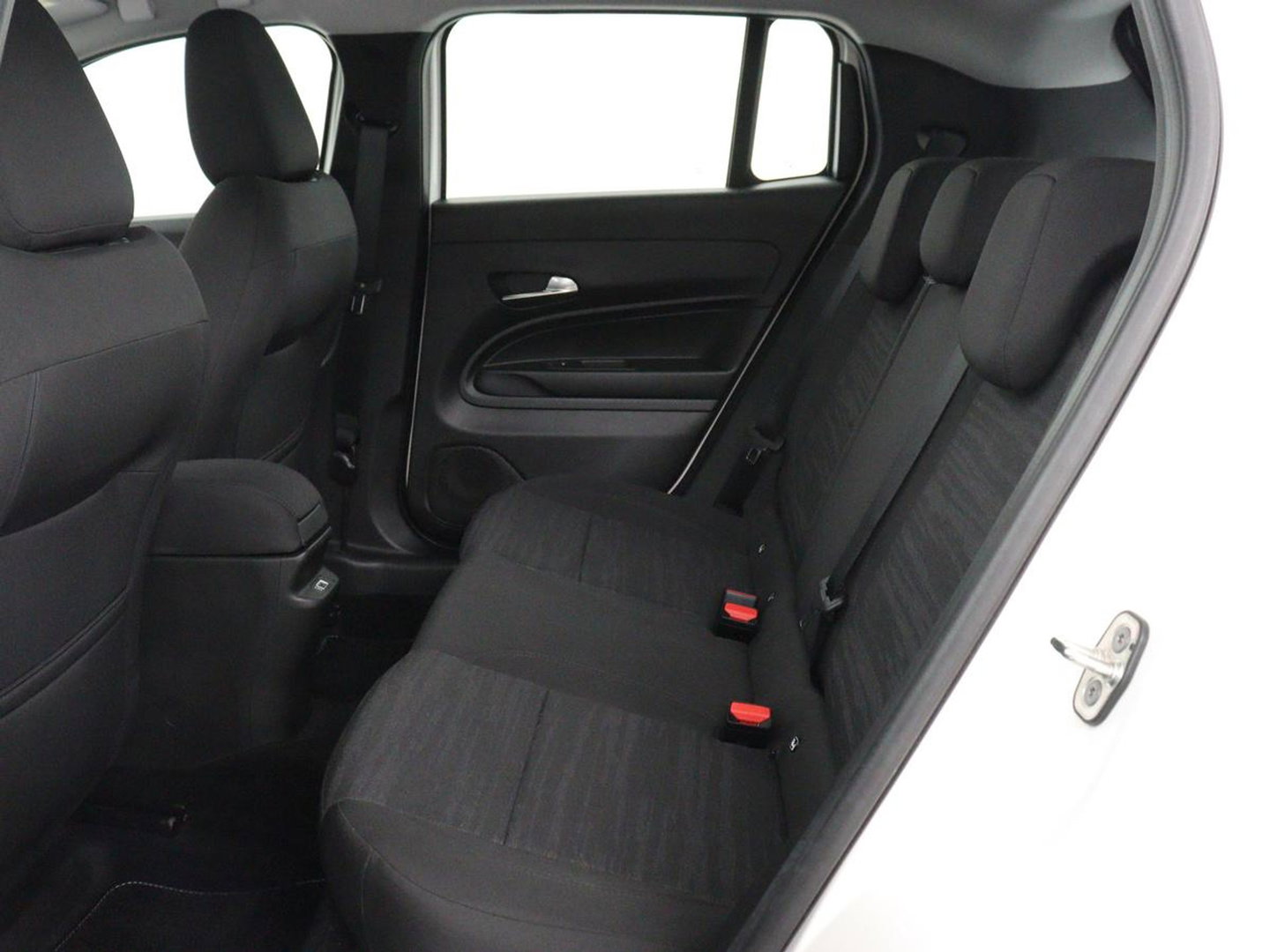 Jeep Avenger Longtitude 54 kWh | SOH 96.6% | Stoelverwarming | Carplay | Navigatie | Full LED | Warmtepomp | Keyless | Climate control | Digital Cockpit | Cruise control