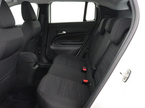 Jeep Avenger Longtitude 54 kWh | SOH 96.6% | Stoelverwarming | Carplay | Navigatie | Full LED | Warmtepomp | Keyless | Climate control | Digital Cockpit | Cruise control