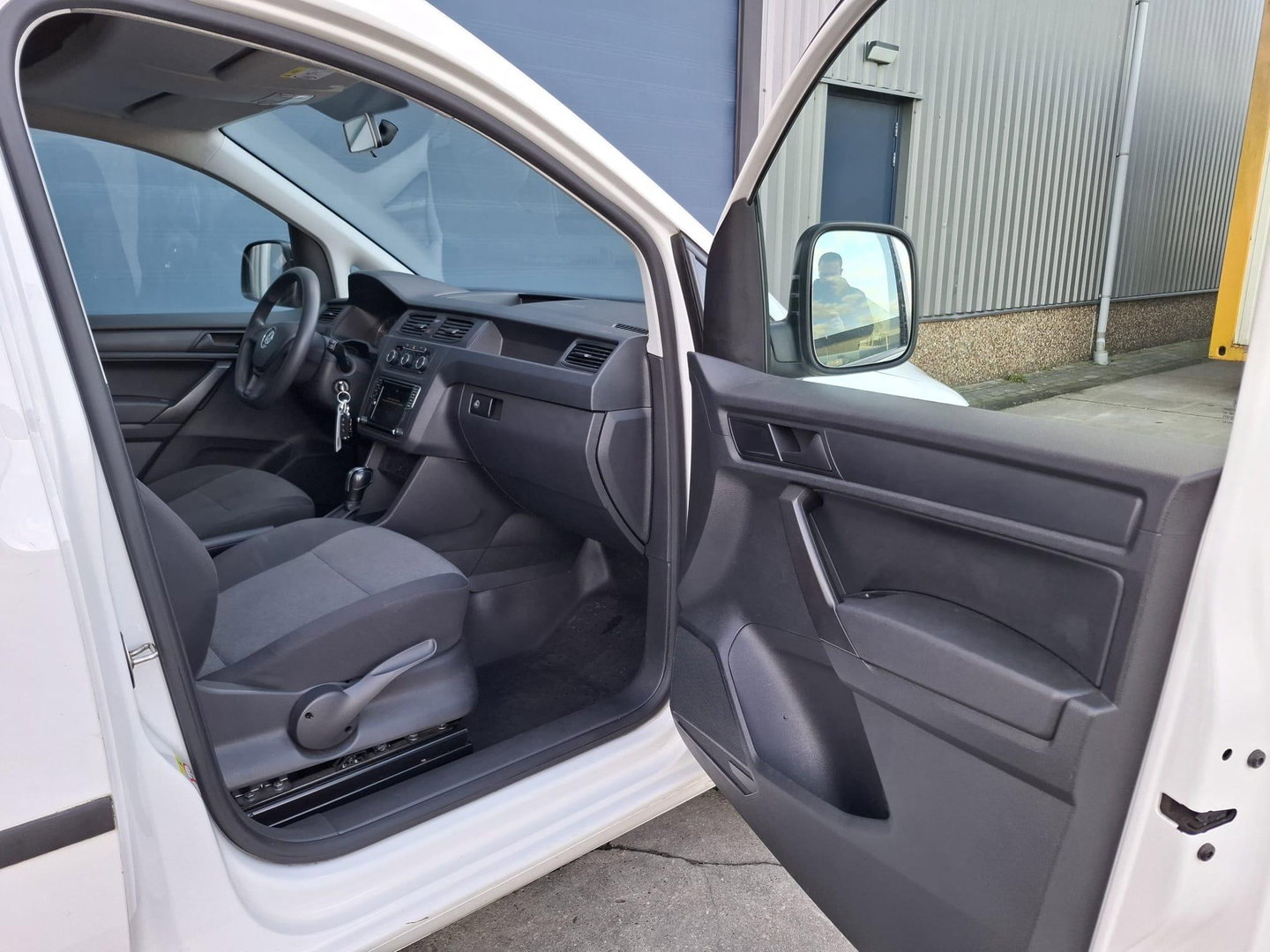 Volkswagen Caddy 2.0 TDI L2H1 BMT Maxi Trendline AUTOMAAT / NAVI / AIRCO / EURO 6