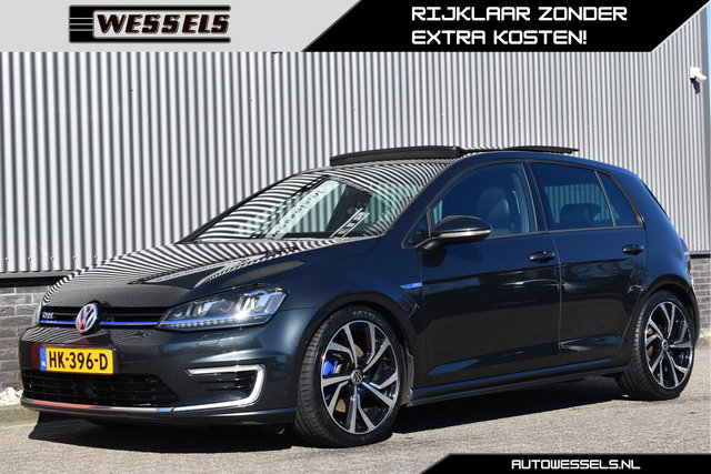 Volkswagen Golf - 1.4 TSI GTE Panorama, Adaptive cruise, Leder, Stoelverwarming, Camera, PDC